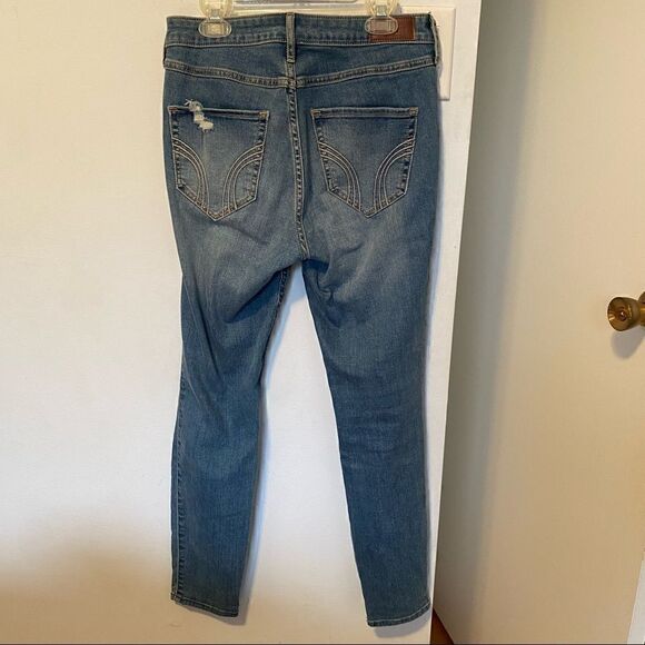 NWOT Hollister 5R - High Rise Super Skinny Crop Ripped Jeans - Picture 2 of 5